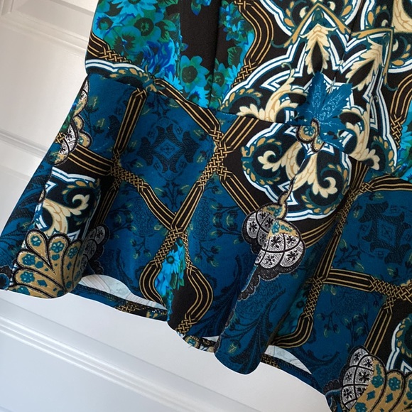 Beautiful NY&CO 7th Avenue beautiful design dress top - Picture 3 of 8